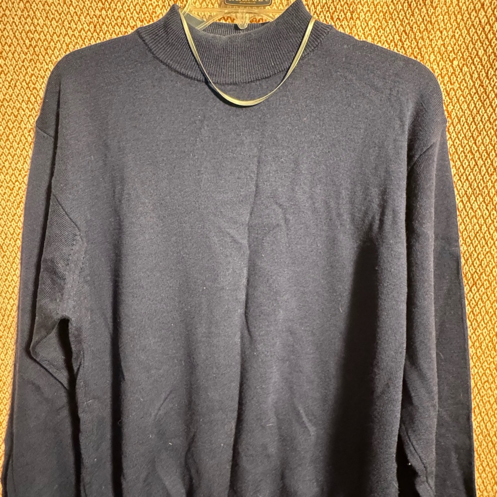 Men’s Elegant 100% Merino Wool Navy Crewneck Sweater Size M